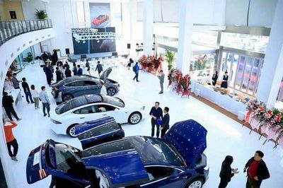 特斯拉青島銀川西路體驗(yàn)中心正式開(kāi)幕